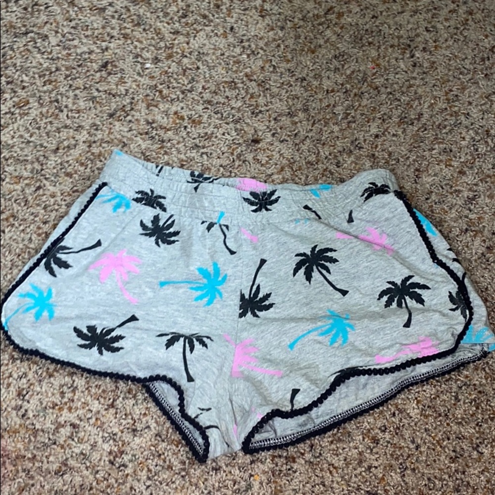 palm tree patterned shorts